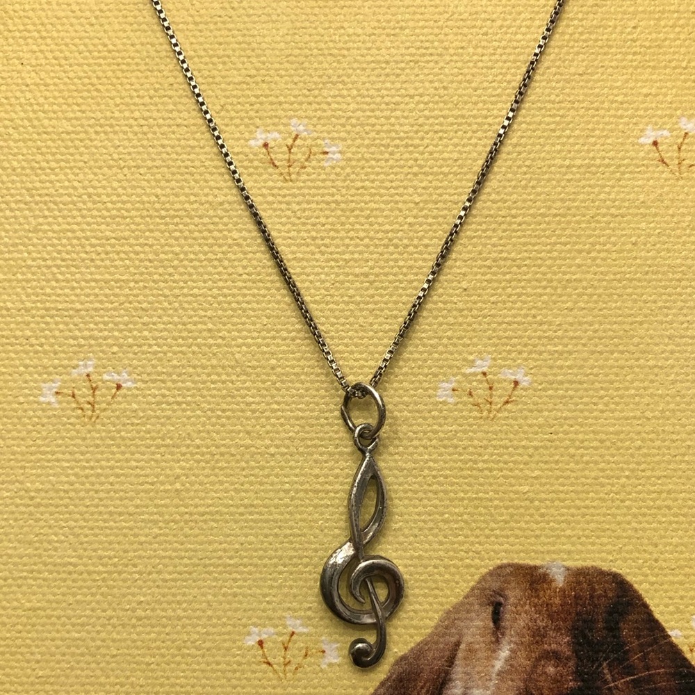 Sterling Silver 16 in Box Chain w/ Treble Clef